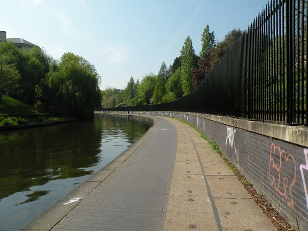  le long du Canal, Regent's Park